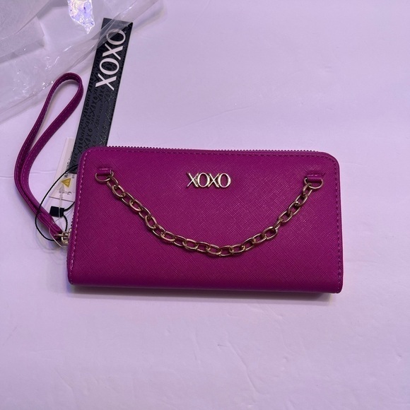 Xoxo Pink Zip Around Wallet With Wristlet - Picture 1 of 7
